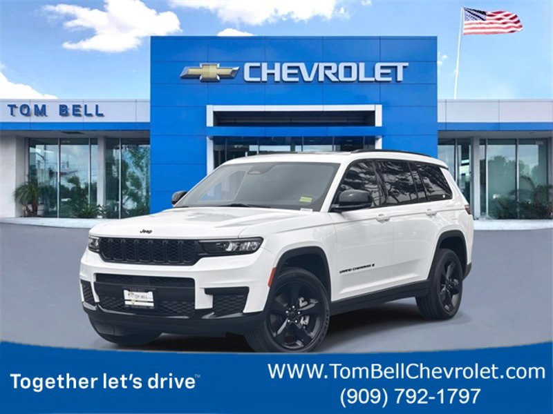 Used 2023 Jeep Grand Cherokee L Laredo image 1