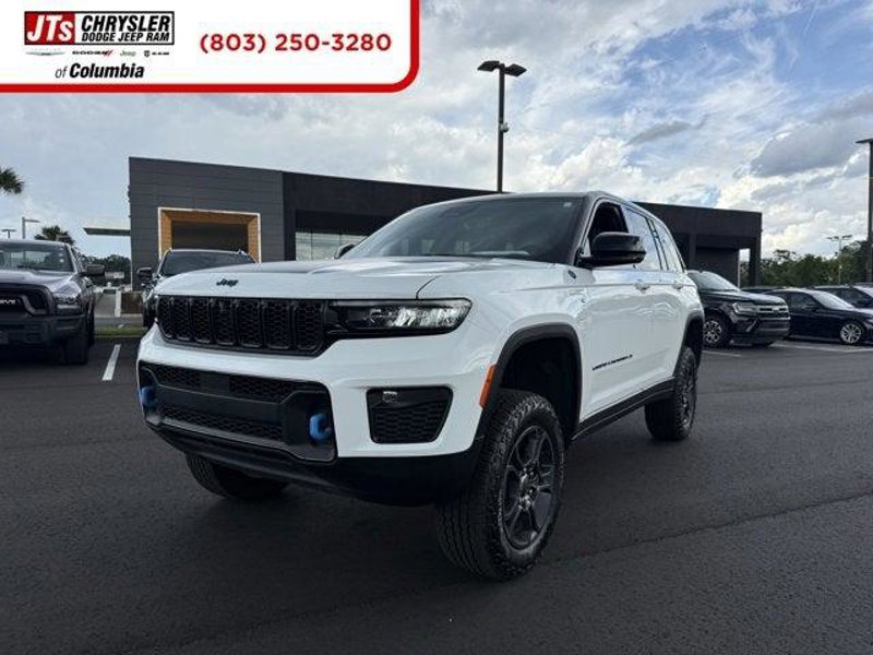Certified 2024 Jeep Grand Cherokee Trailhawk w/ Luxury Tech Group III image 1