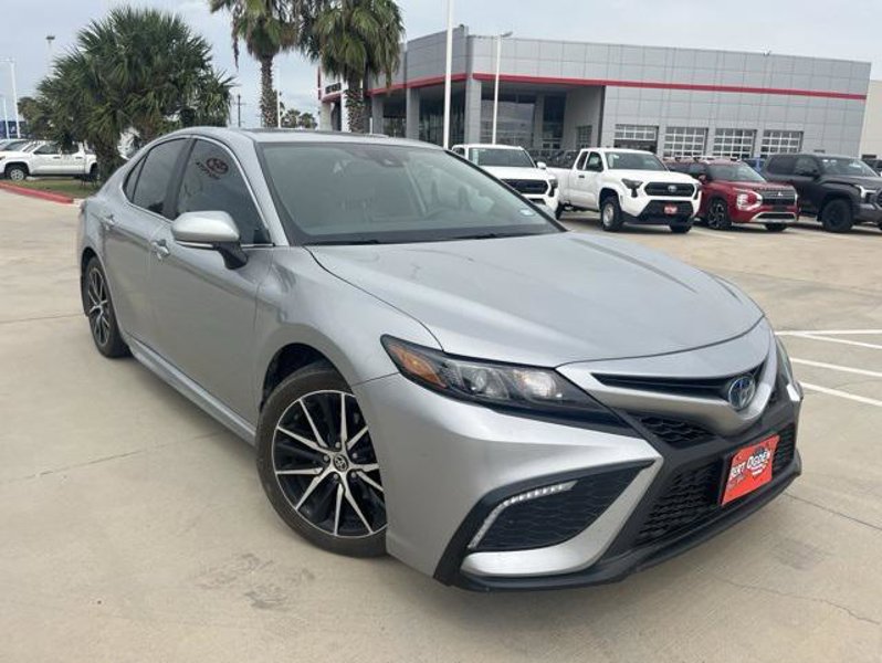 Certified 2024 Toyota Camry SE image 1