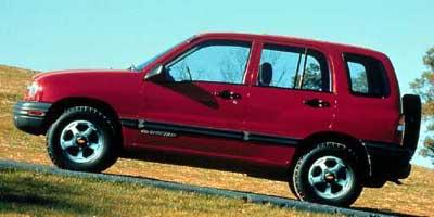 Used 2000 Chevrolet Tracker 4WD w/ Preferred Equipment Group 2 image 1